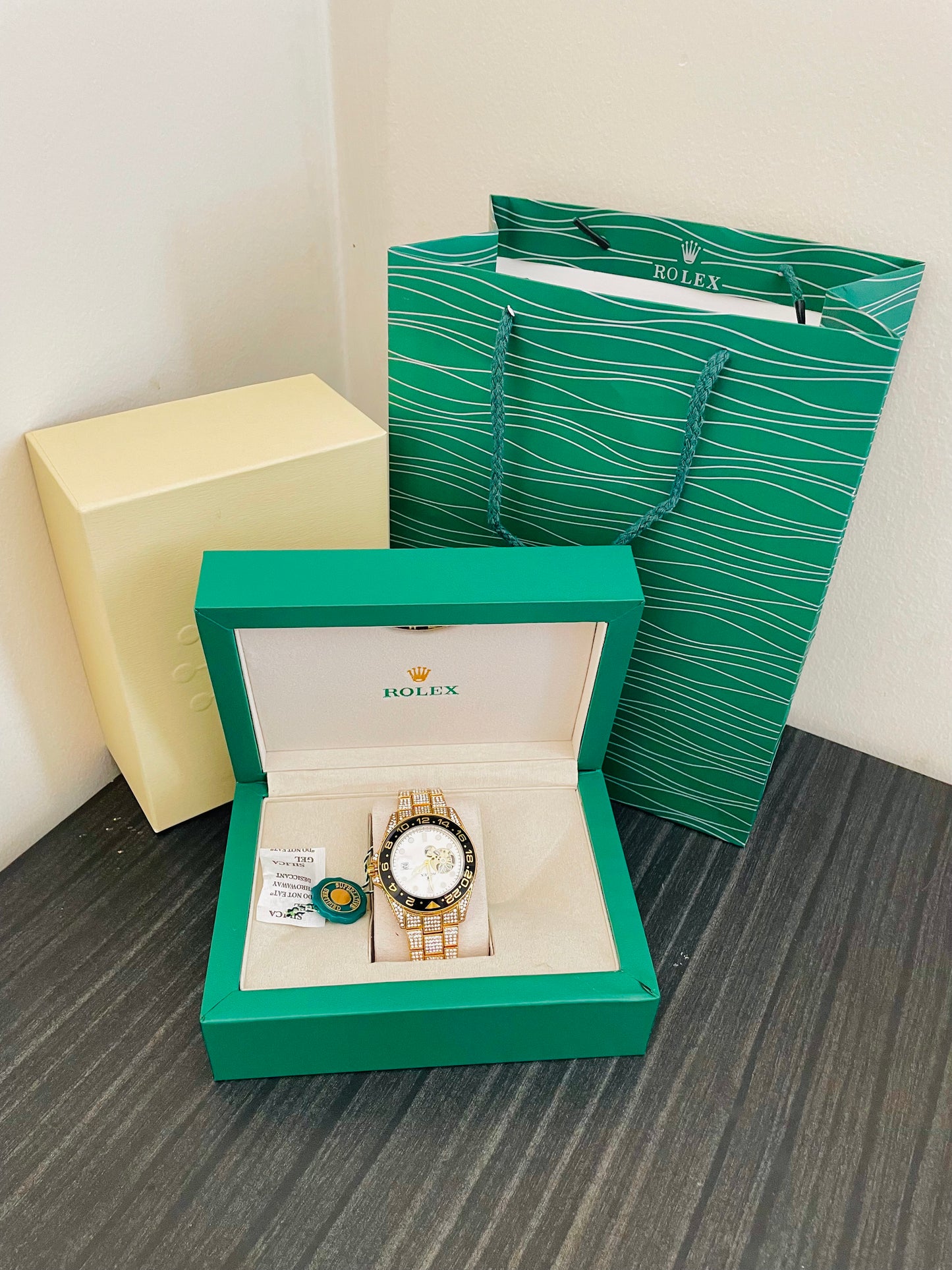 Elegant Men’s Watch + Rolex Style Box