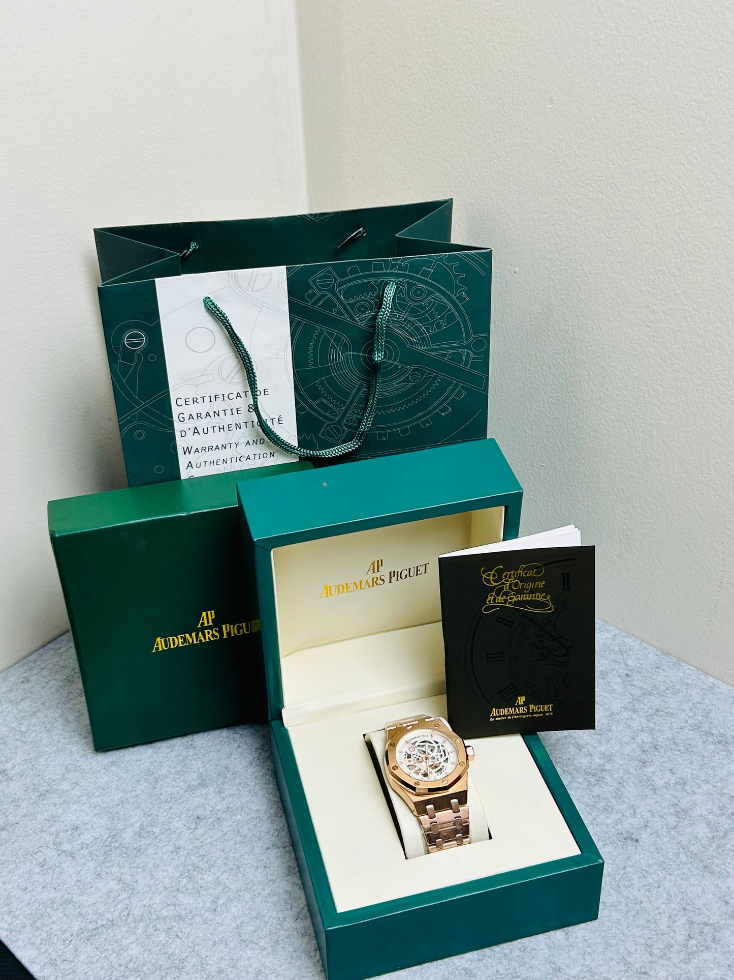 Luxury Quality Automatic Mechanical Watch | AP Watch RO 1002 with orgial box card &  Pēpāra See dictionary 5 / 5,000 Paper