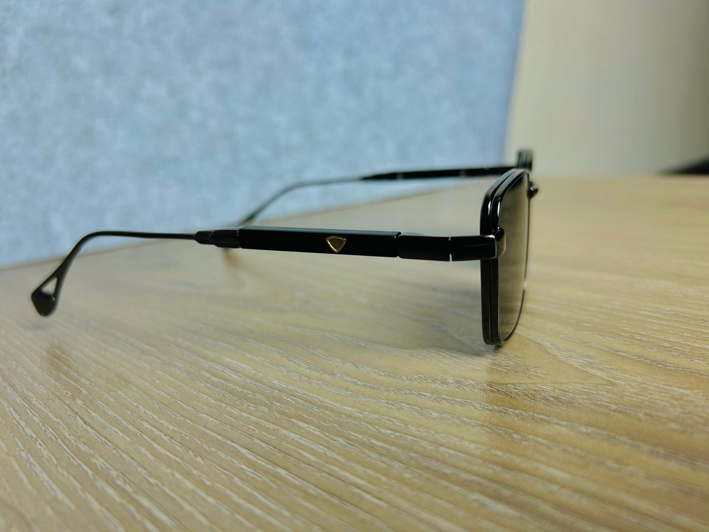 Oversized Black Sunglass – Bold Fashion Statement