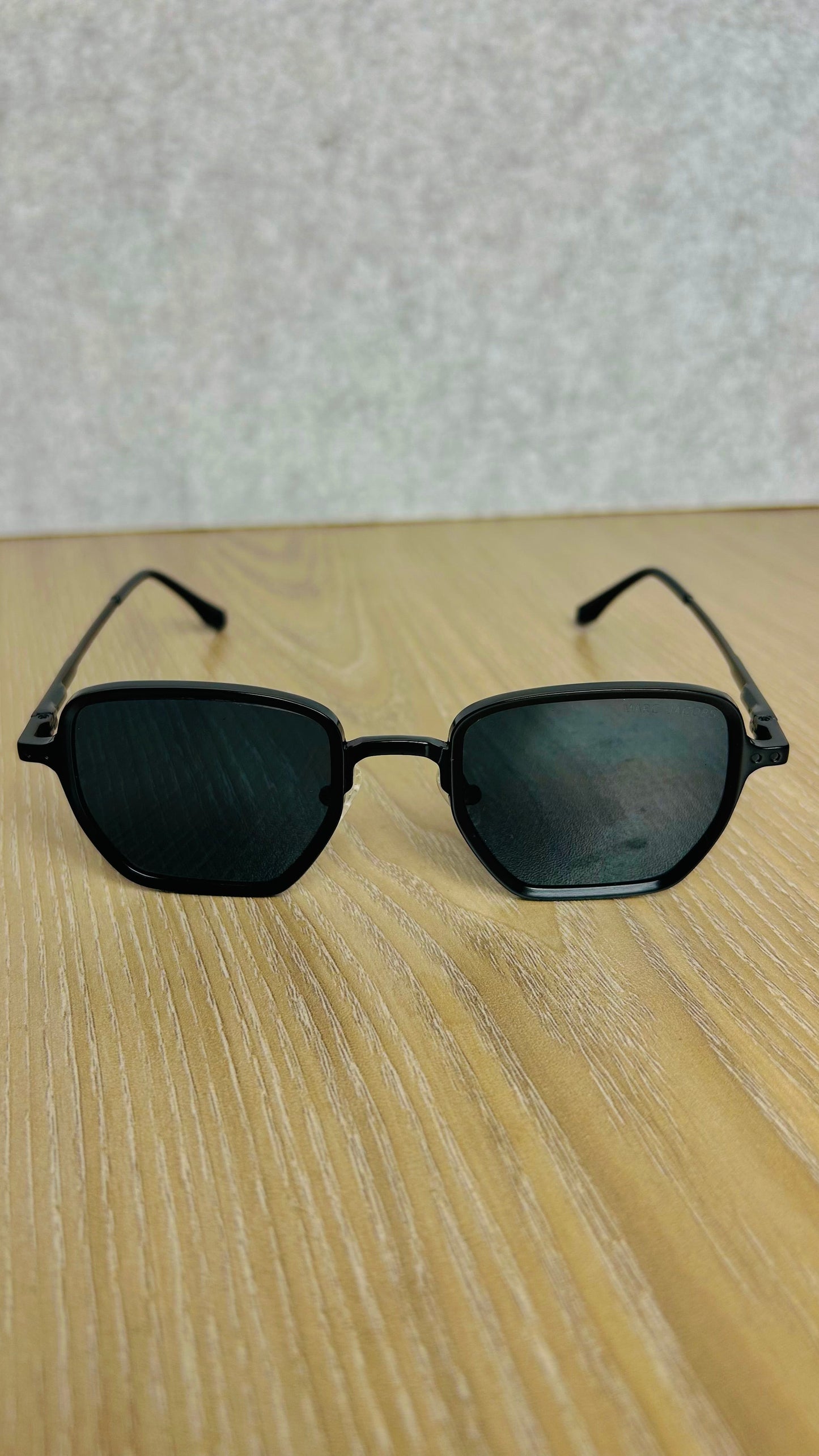 Classic Black Premium Sunglass – Timeless Look