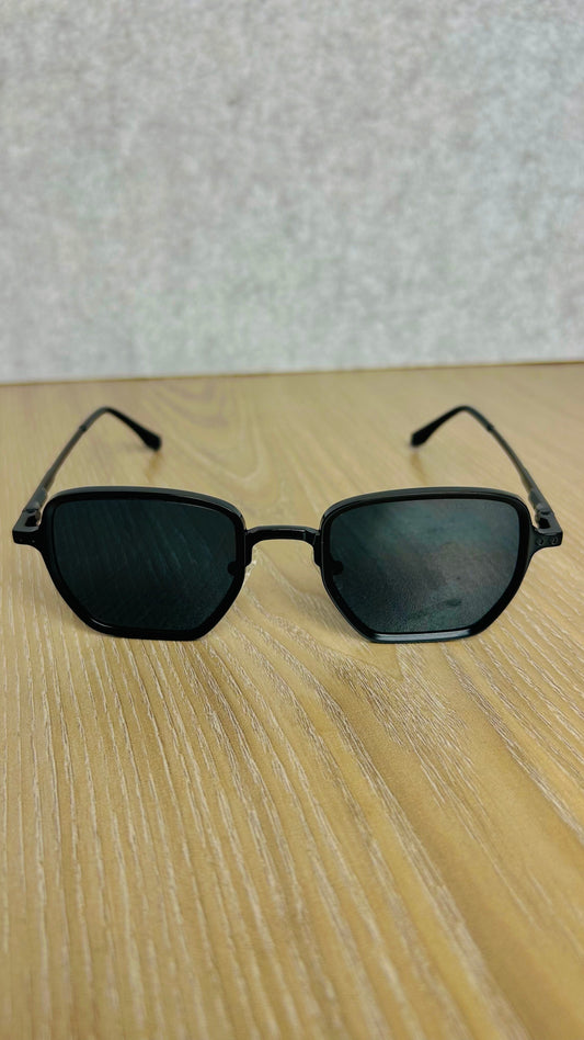 Classic Black Premium Sunglass – Timeless Look