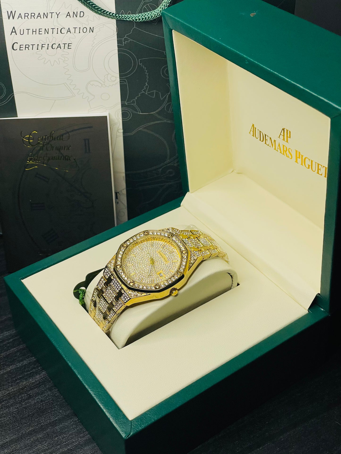 Royal Men’s Watch + Premium Box